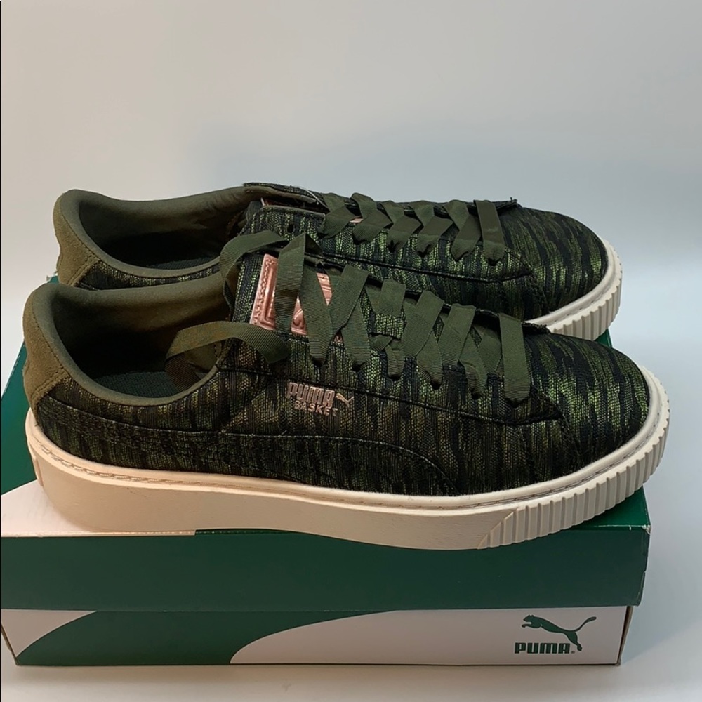 Puma Women’s shoe Basket Platform VR Size 9